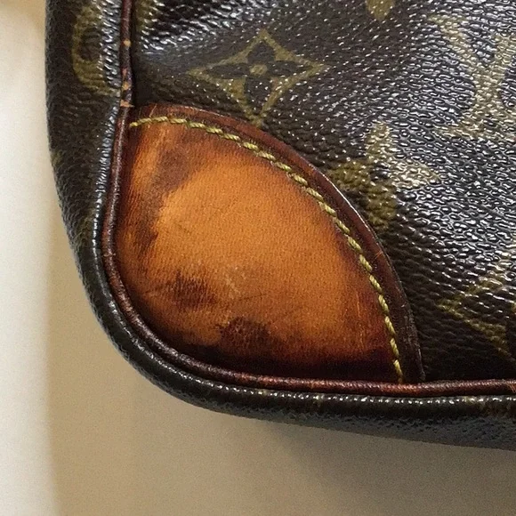 Louis Vuitton - Picture 4 of 8